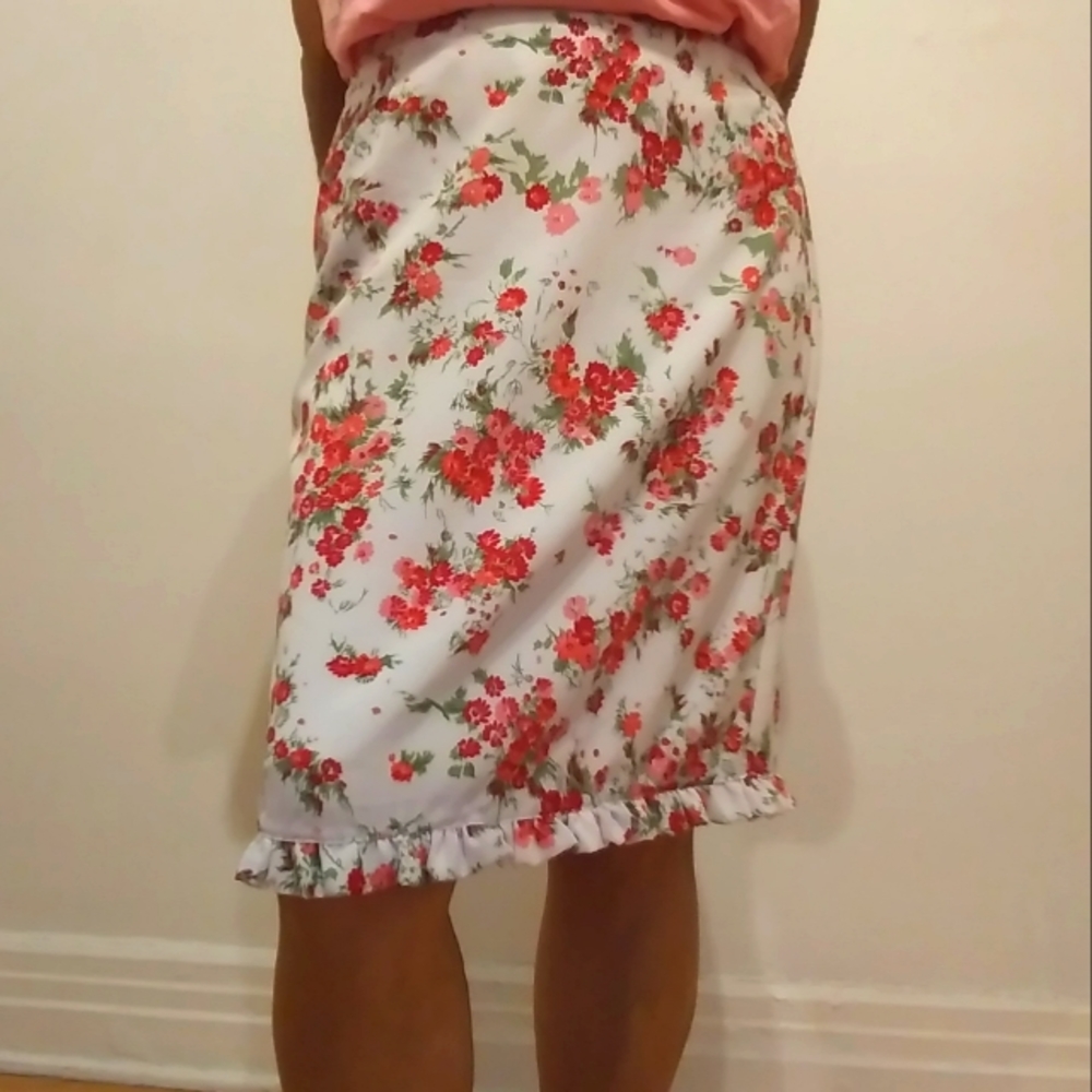 Light, lined Summer pencil skirt